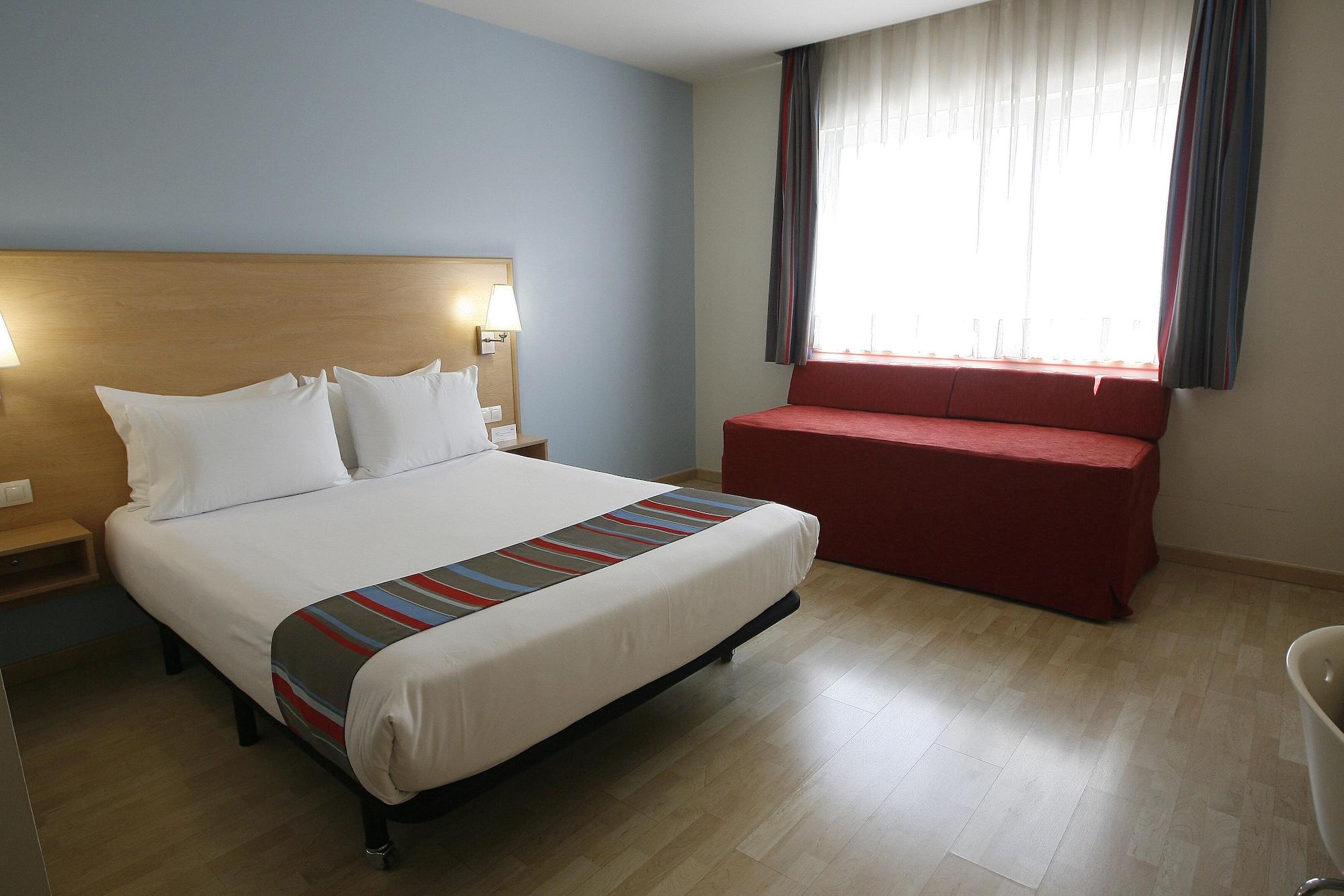Travelodge Madrid Metropolitano Exteriör bild
