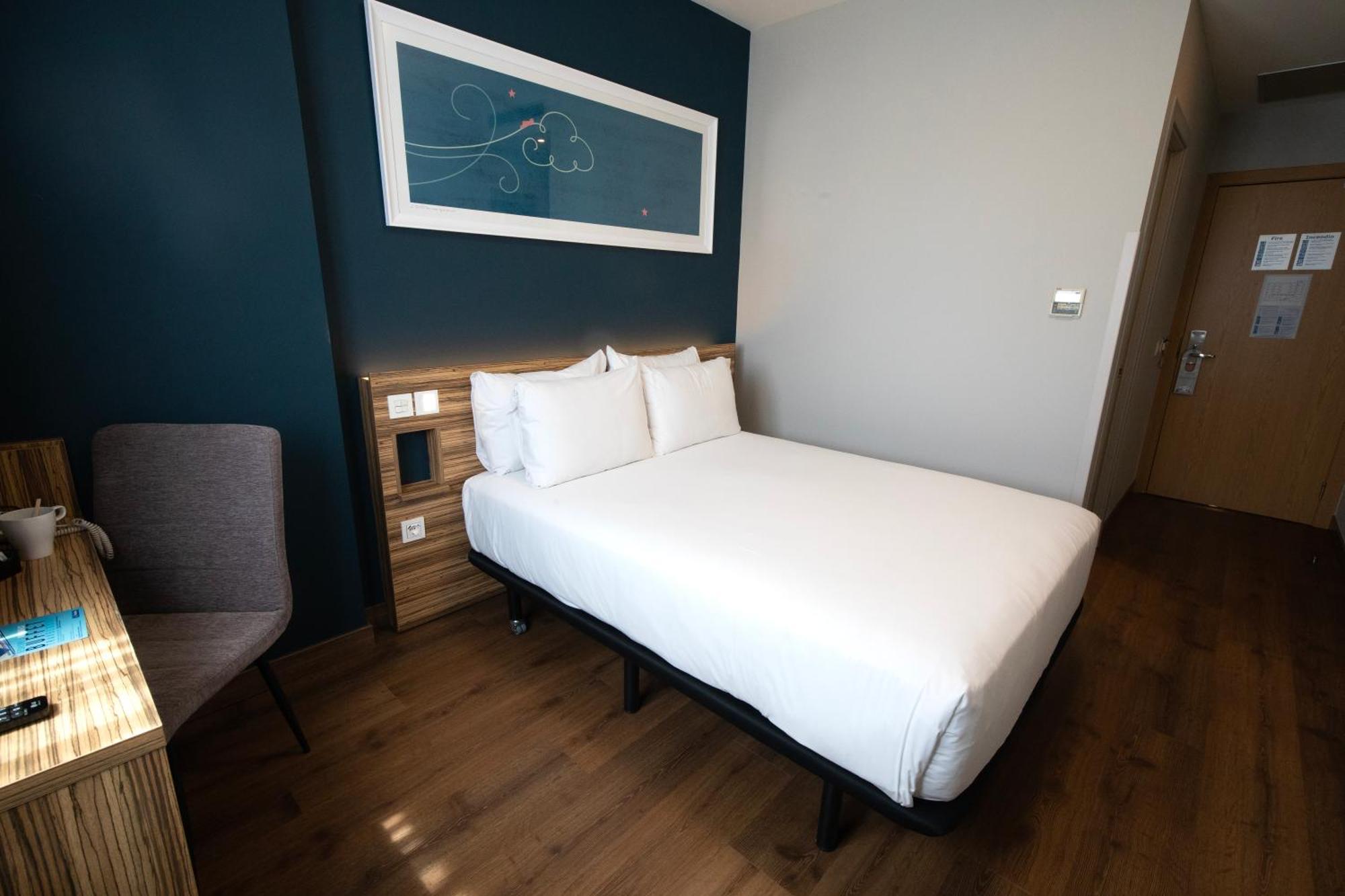Travelodge Madrid Metropolitano Rum bild