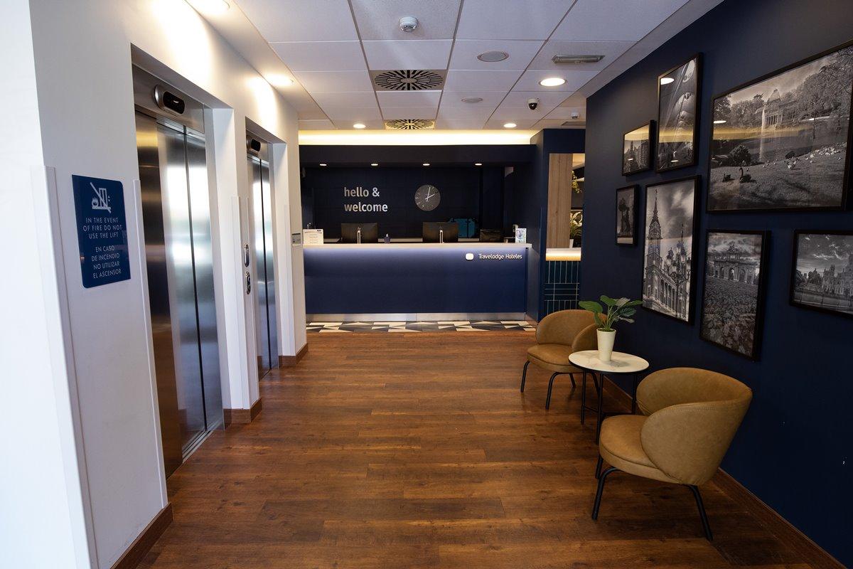 Travelodge Madrid Metropolitano Exteriör bild